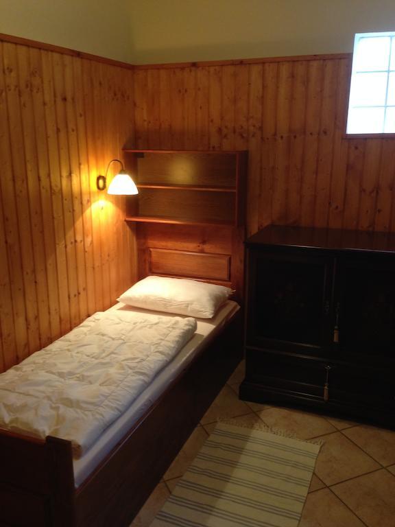 Juhasz Fogado Bed and Breakfast Fonyód Rum bild